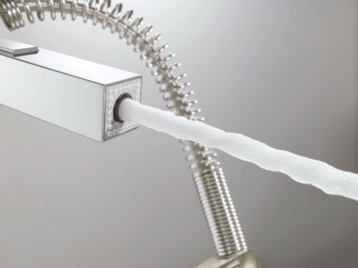 Змішувач для кухні з гнучким виливом Grohe Eurocube (31395000)