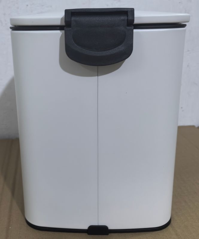 Відро для сміття з плавним закриттям квадратне Zerix Kubix-TC0106 White 6 л (колір білий) (ZX6109)