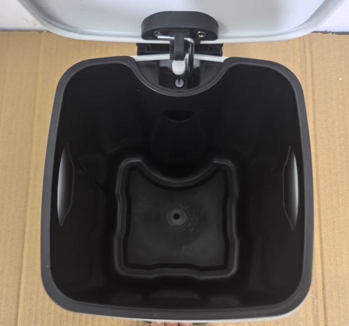 Відро для сміття з плавним закриттям квадратне Zerix Kubix-TC0106 White 6 л (колір білий) (ZX6109)